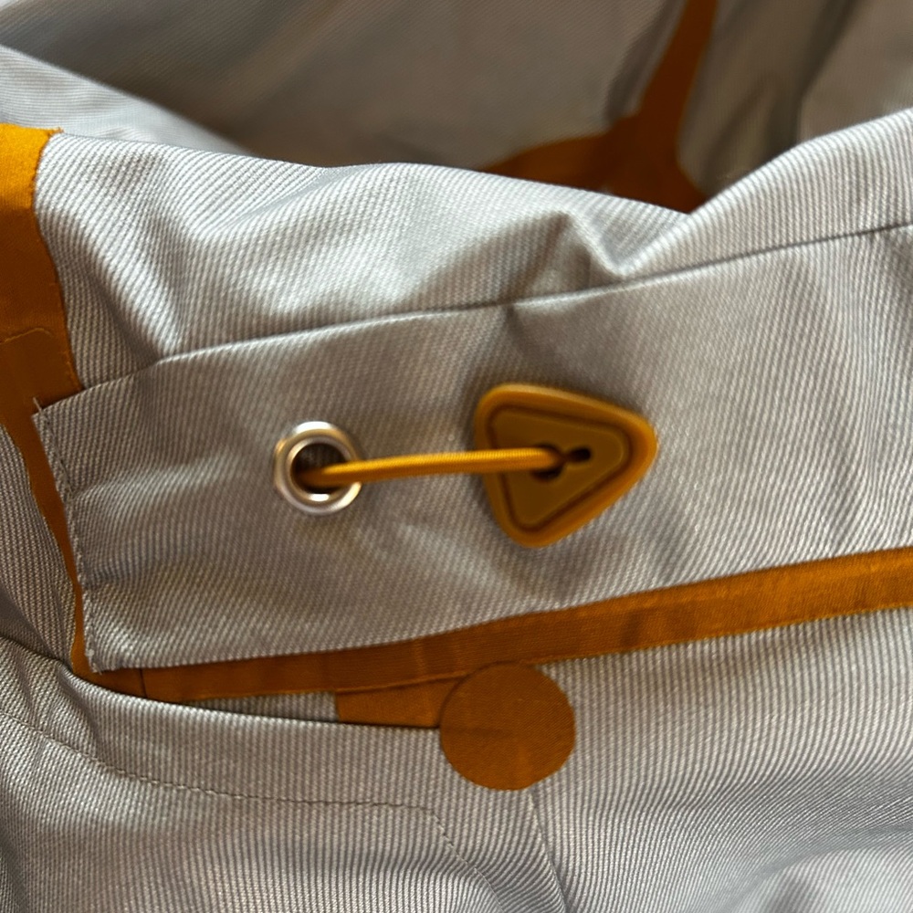 Like New! Lululemon The Rain is Calling Jacket - Picture 9 of 9